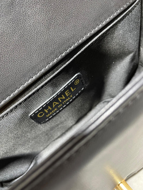  mid purse view 9