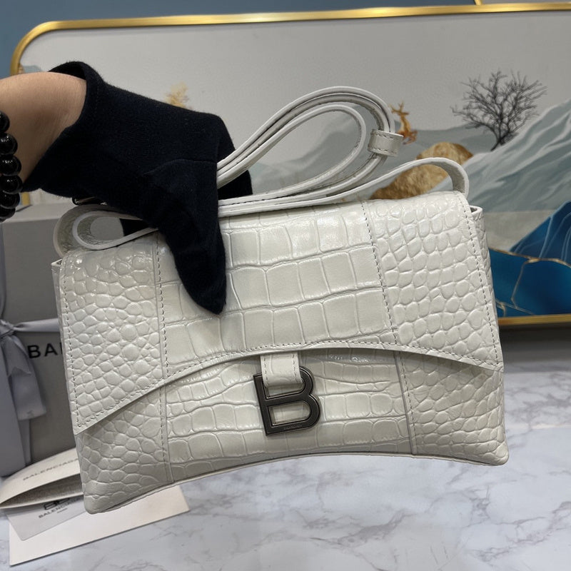 Zivas Charm Everyday Sophistication Statement Handbag (Versatile Style Statement) – Side Profile