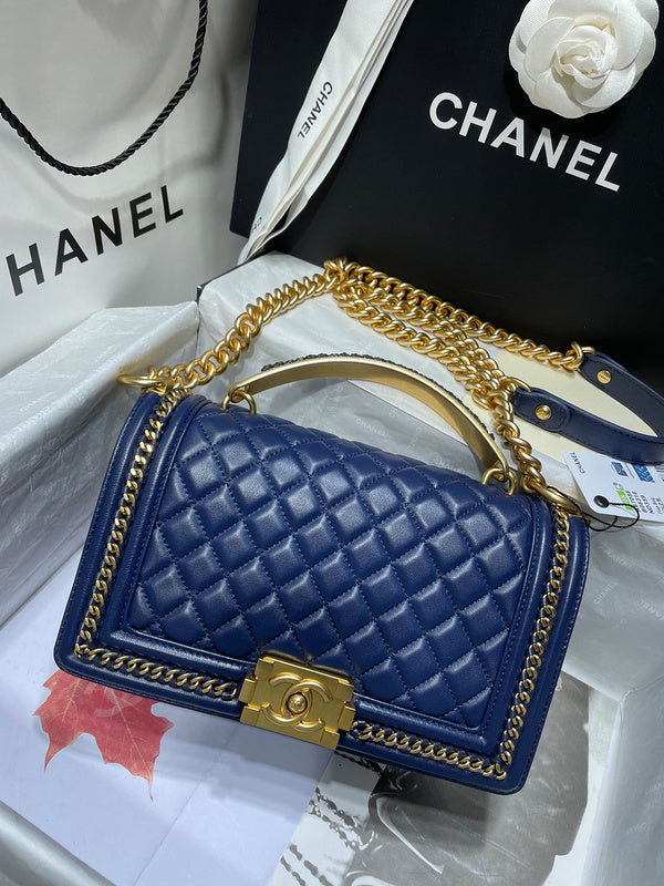  women's handbag, mid design, view 1