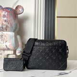  Structured shoulder bag front view