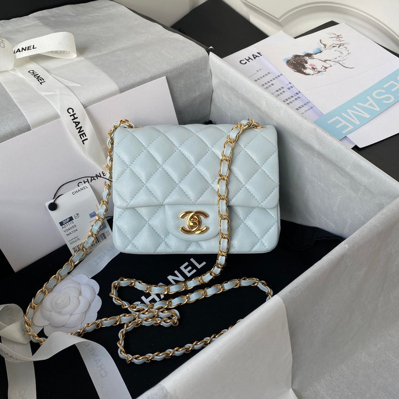  handbag, compact everyday style, image 3