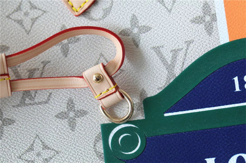  shopper bag interior and compartment view 9