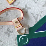  shopper bag interior and compartment view 9