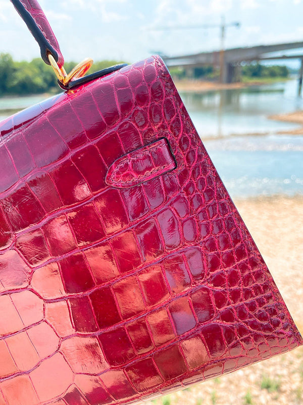 Everyday-Ready bag shown from front angle