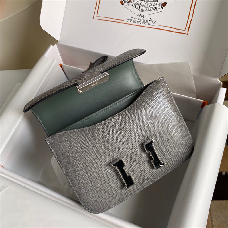  classic shopper bag detail view showing craftsmanship 20