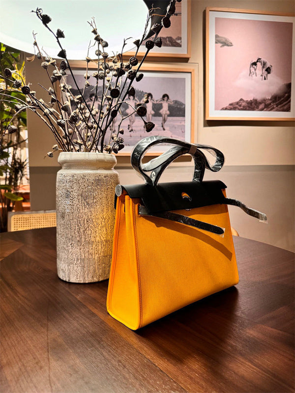  everyday handbag styled with outfit 12
