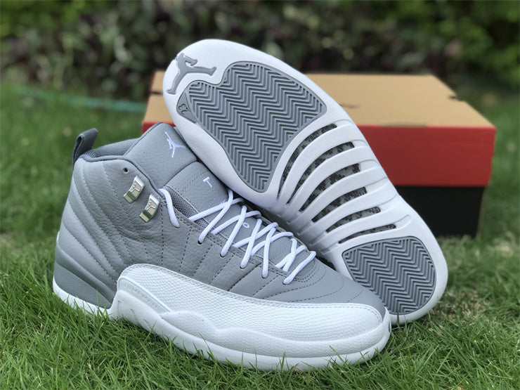 Nike classic monochrome luxury sneakers view 14 cushioned comfort fit
