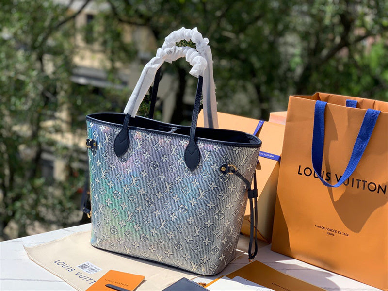  Versatile top-handle bag front view