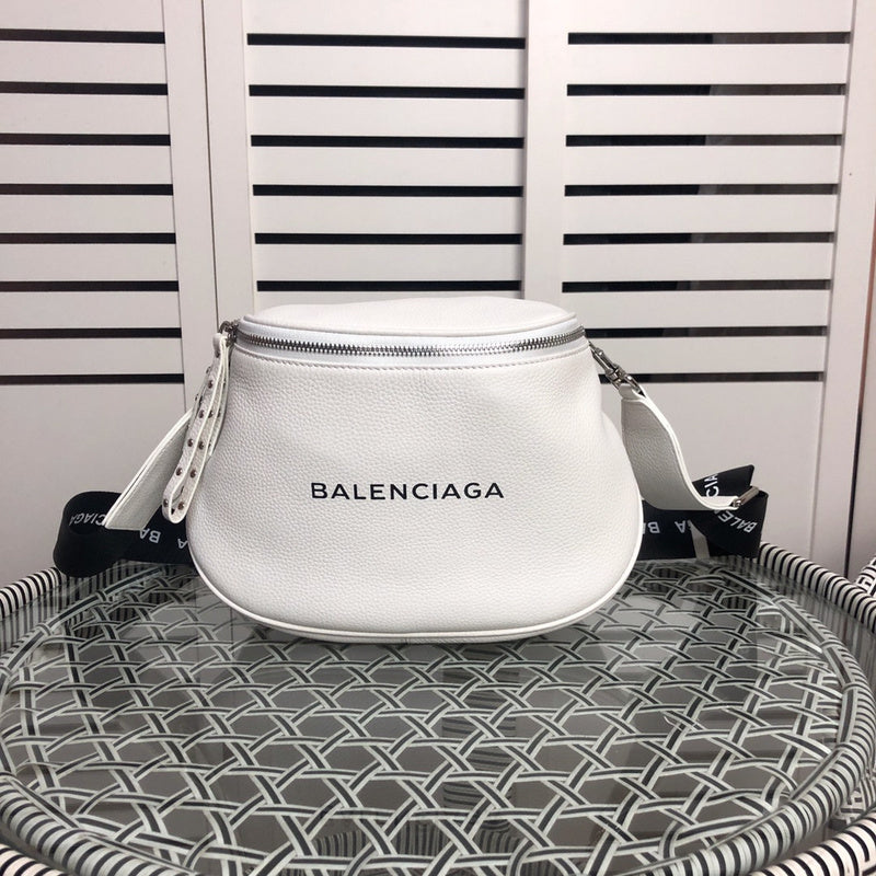 Front view of statement chic women's handbag – women's luxury handbag