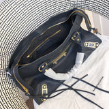 Close-up detail of structured premium women's handbag – women's everyday handbag