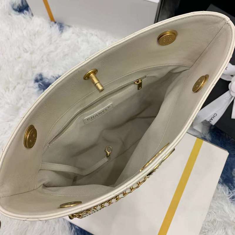 Zivas Charm Effortless Sophistication Luxury Handbag (Everyday Luxury Essential) – Detail View