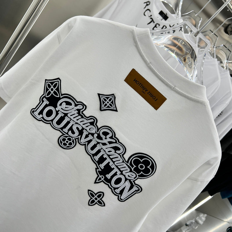 Side profile of Louis Vuitton cotton t-shirt with relaxed-fit cut