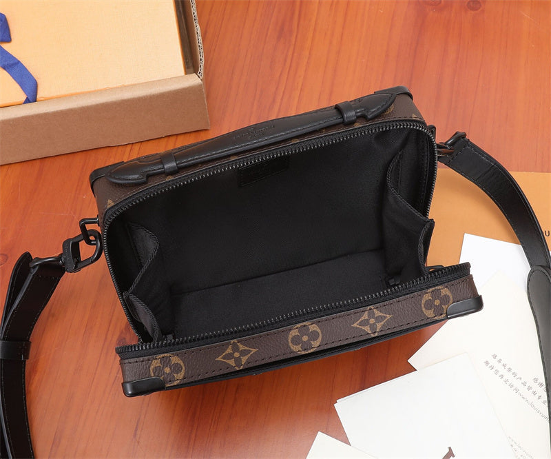  tote bag interior and compartment view 9
