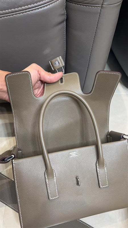  Classic shopper bag carried on shoulder 10