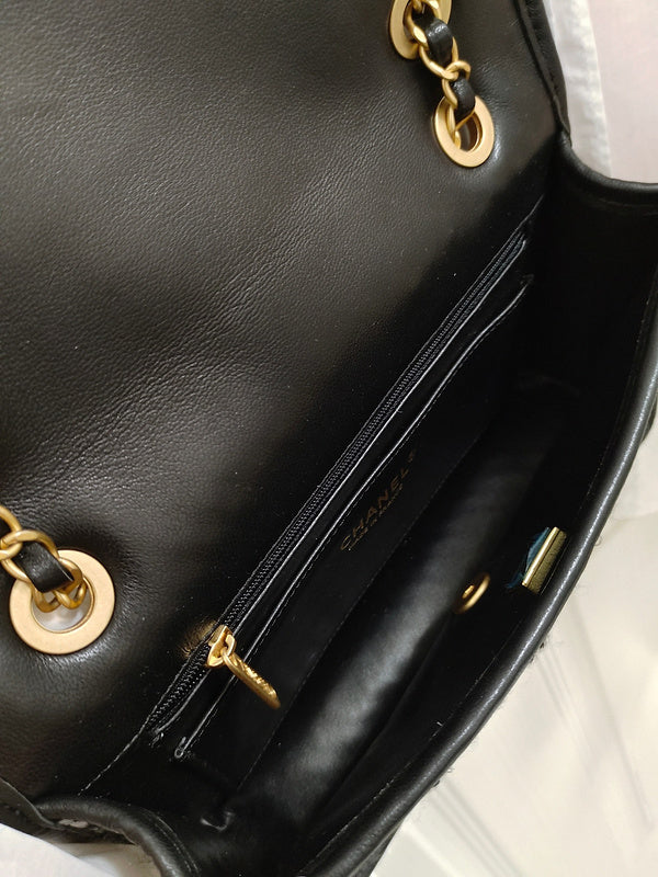  mid purse view 9