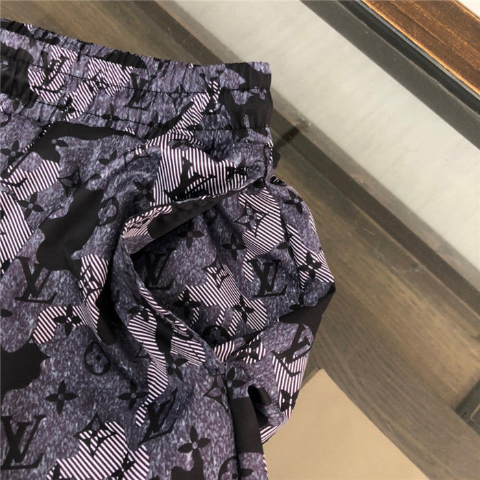 Full styled look of Louis Vuitton cotton t-shirt with runway-inspired design
