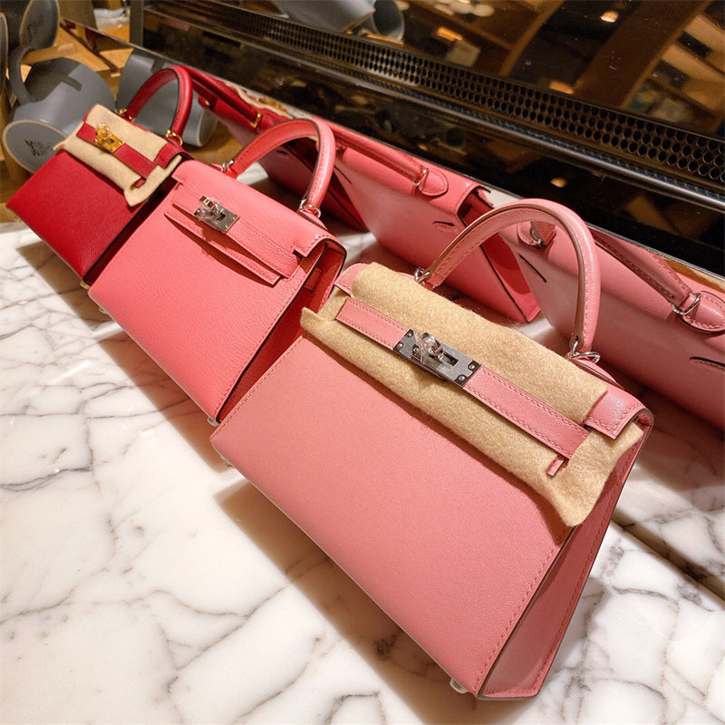  Clean-Lined carryall bag carried on shoulder 22