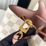  sleek carryall bag detail view showing craftsmanship 20