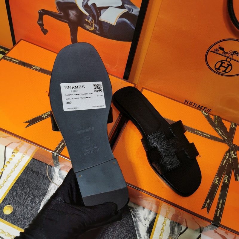 Hermes sandals Style 032 - top view showing design