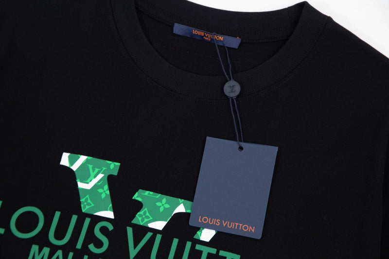 Full styled look of Louis Vuitton cotton t-shirt with contemporary cut