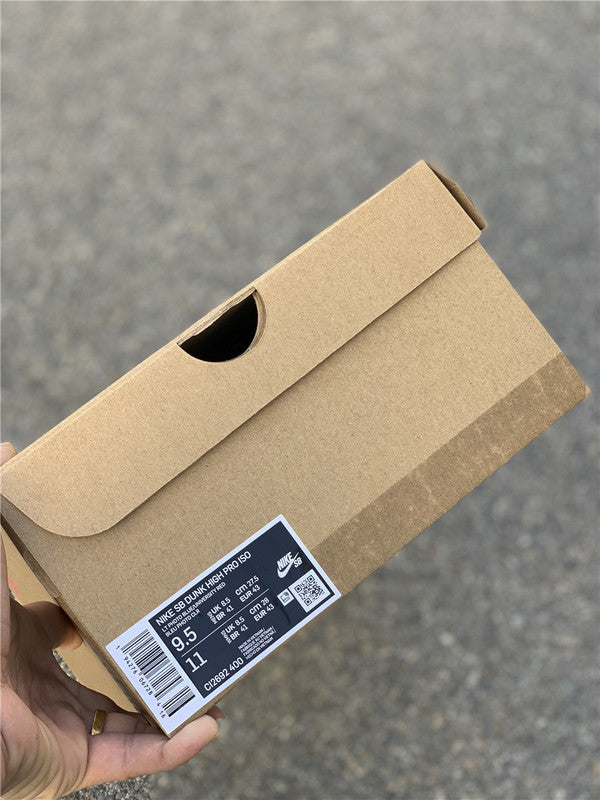 Nike Men's & Women's Premium Low-Top Trainers — Style 205 angle view