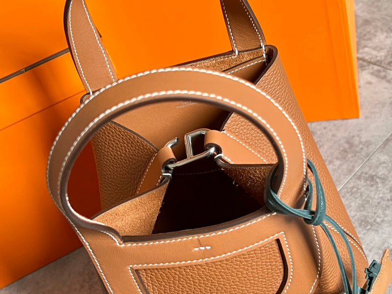 Balanced bag shown from front angle