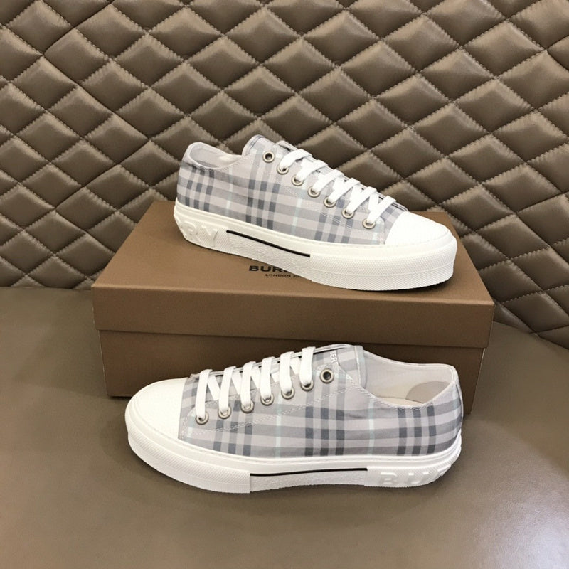 Burberry shoes Style 301 - packaging and accessories