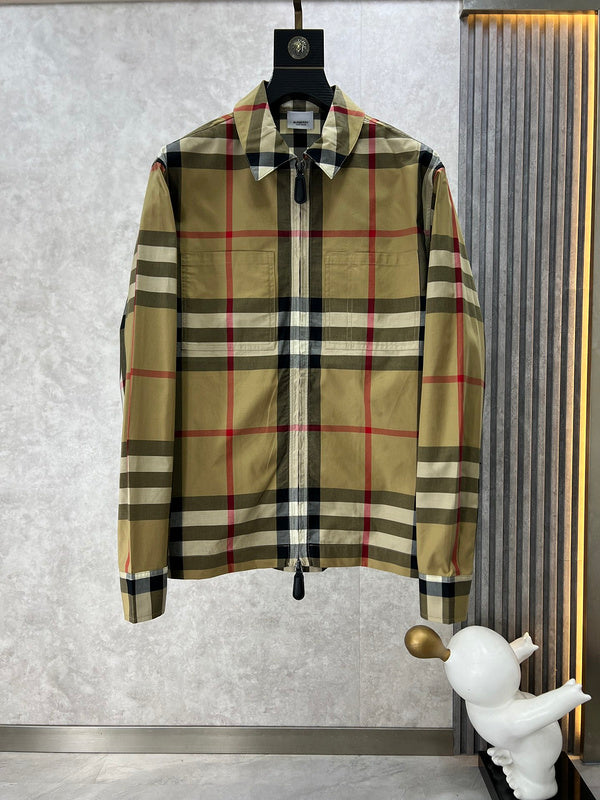 Front view of Burberry luxury piece style No.424