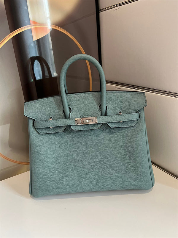  structured bag interior and compartment view