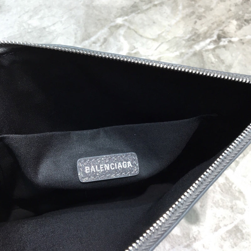 Contemporary Premium PU Leather Handbag - Sleek Minimalist Lines | Women's Fashion Handbag #1040 - texture close-up (image 9) of designer-inspired handbag