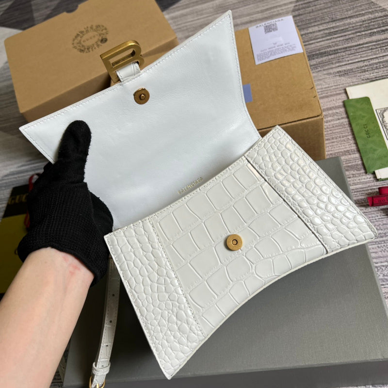 Close-up detail of classic structured women's handbag – women's designer-style accessory