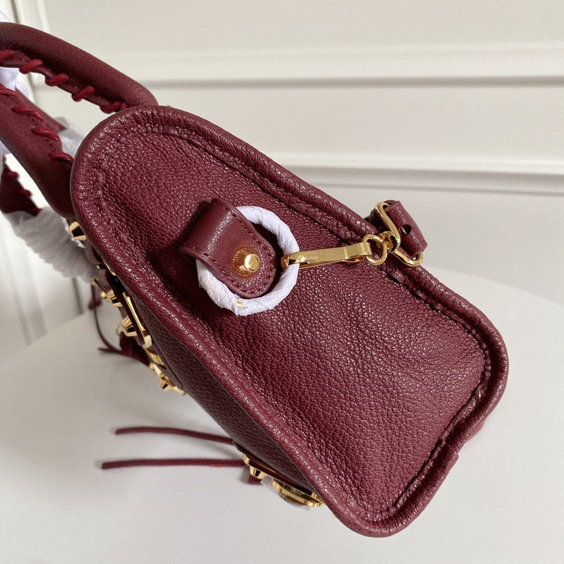 Zivas Charm Effortless Elegance Fashion Handbag (Refined Modern Silhouette) – Styled Look