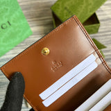 Crisp handbag styled for everyday wear