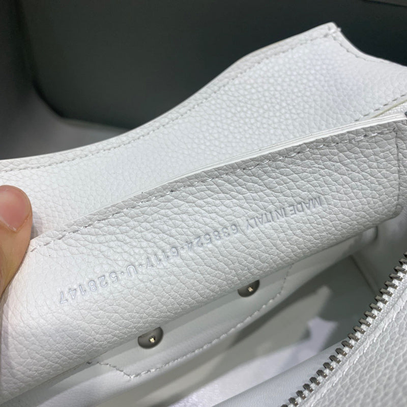 Understated Premium PU Leather Handbag - Chic Everyday Appeal | Women's Designer-Inspired Purse #317 - texture close-up (image 9) of designer-inspired handbag