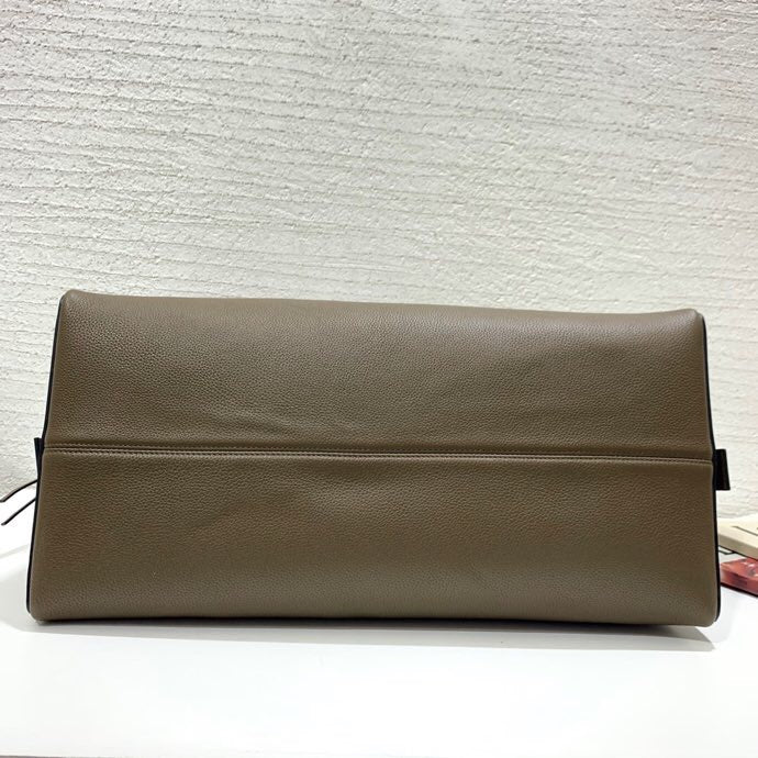 Ziva's Charm handbag – carry view (46cm*30cm*22cm)