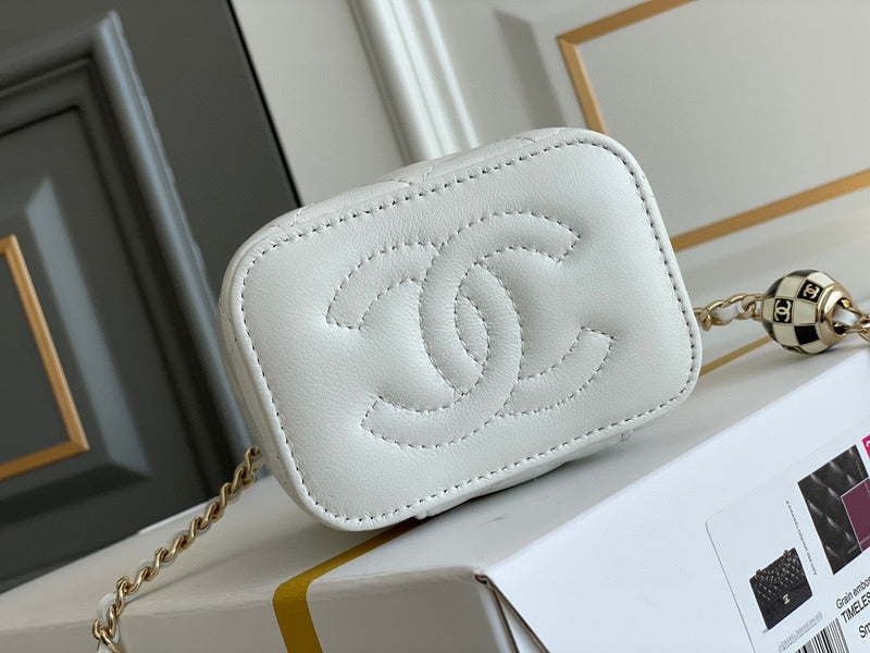 Zivas Charm Versatile Design Designer Handbag (Versatile Style Statement) – Styled Look