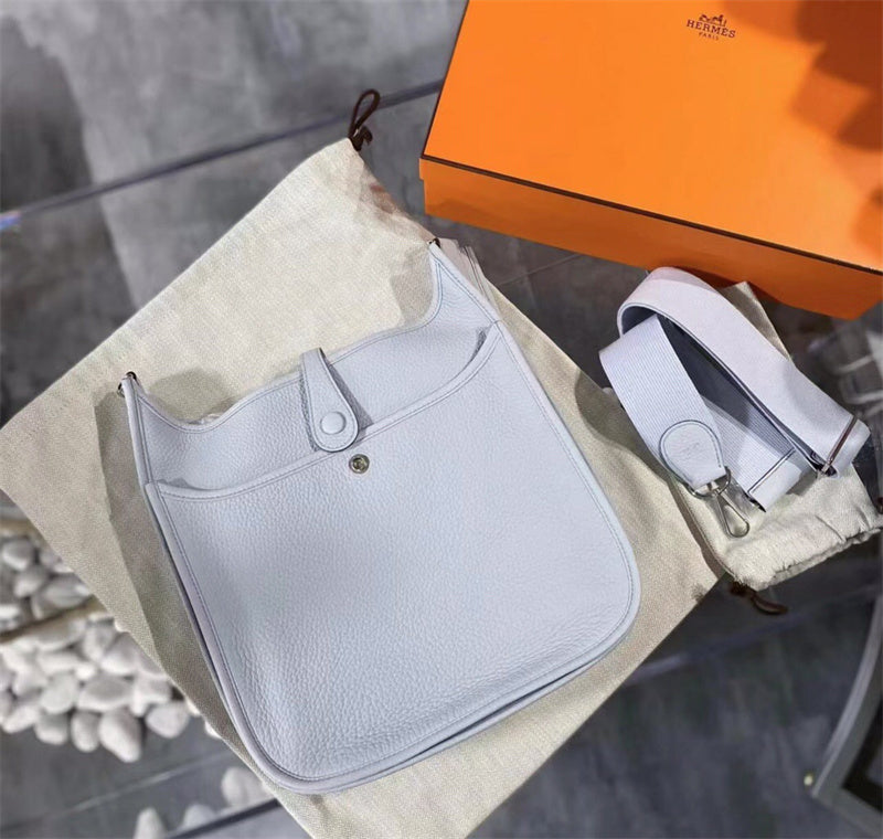 Modern top-handle bag front view 25