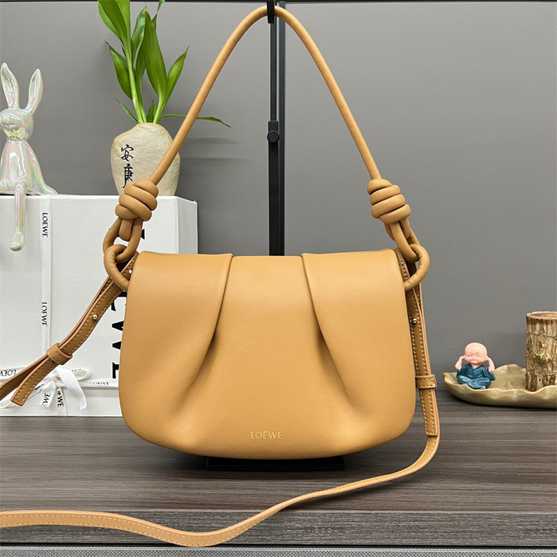 Ziva's Charm handbag – carry view (25cm*8cm*17cm)