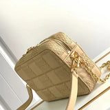  Refined everyday bag carried on shoulder
