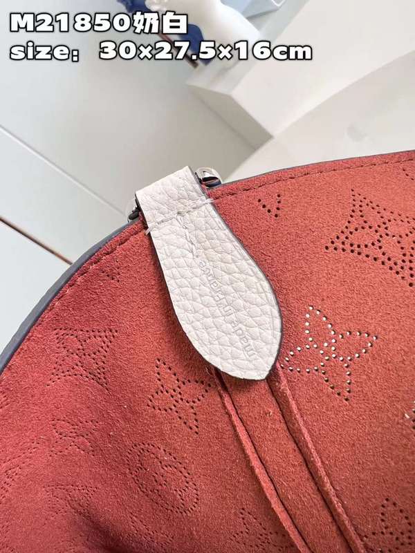 Side profile of chic premium women's handbag – women's premium purse