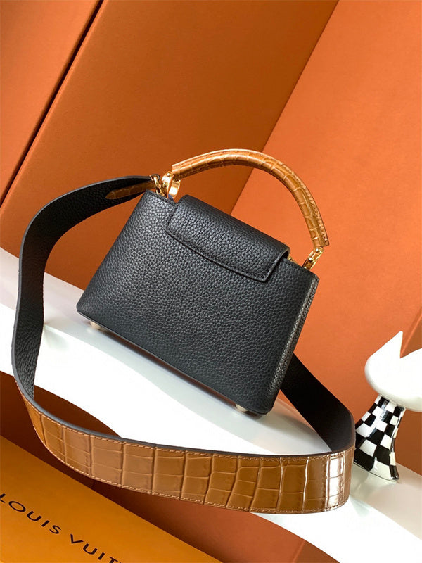  everyday bag interior and compartment view 15
