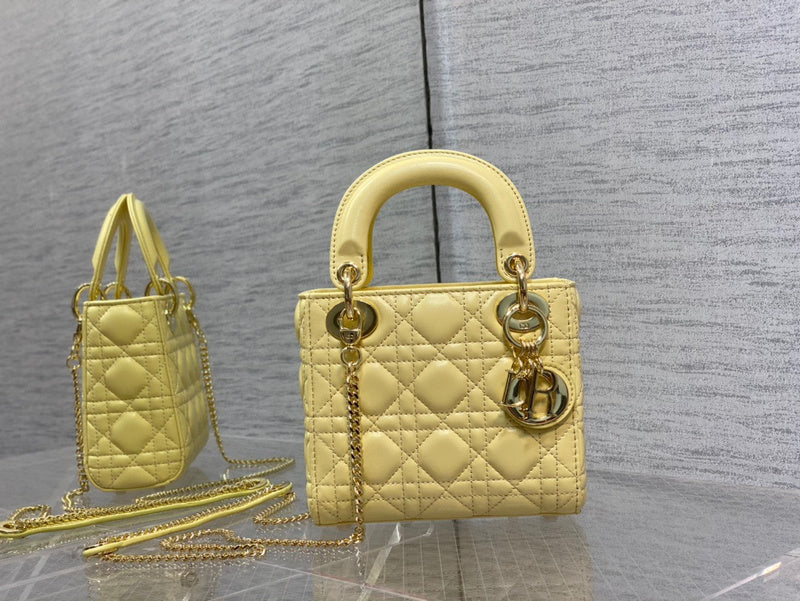 Interior view of everyday-luxe classic women's handbag – women's premium purse
