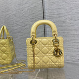 Interior view of everyday-luxe classic women's handbag – women's premium purse
