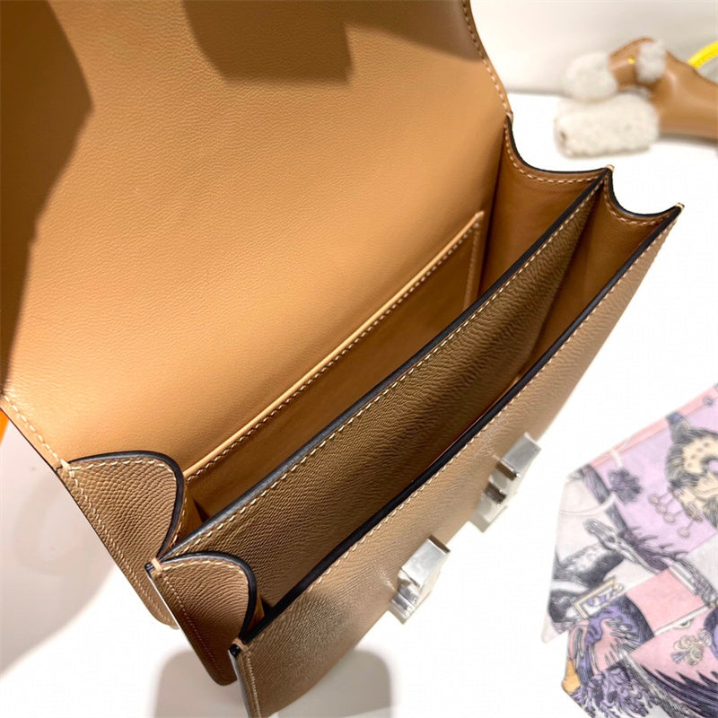 Interior view of effortless premium bag