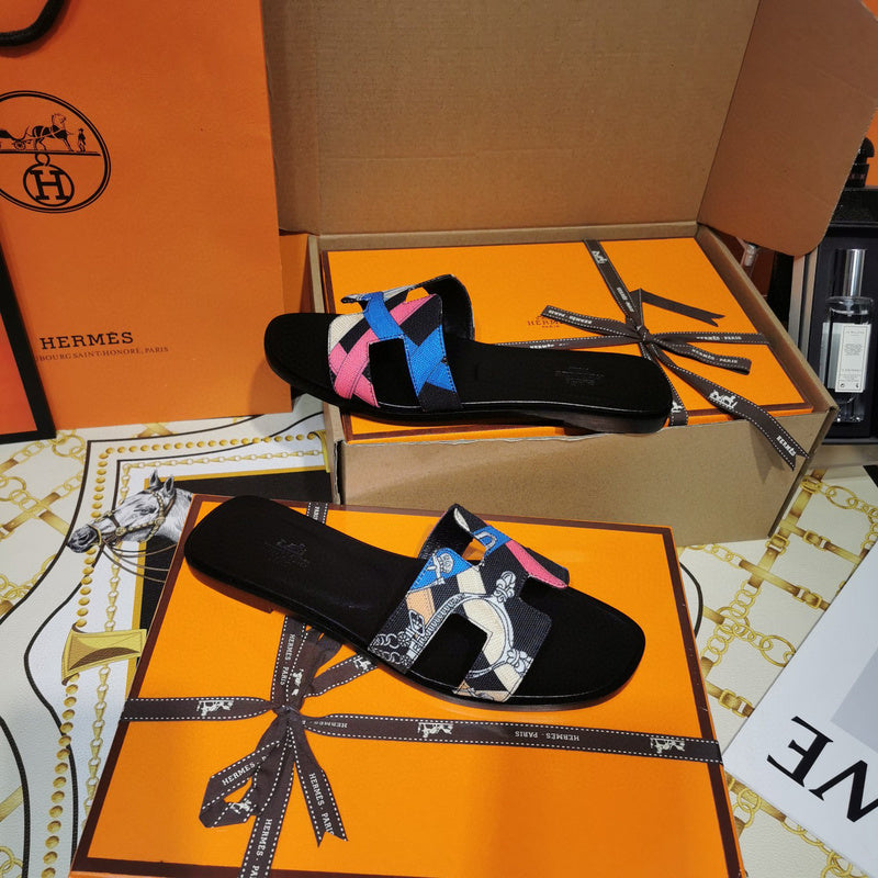 Hermes sandals Style 022 - back heel detail