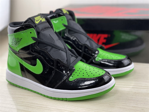 Nike Men's & Women's Luxury Low-Top Trainers — Style 261 close-up view