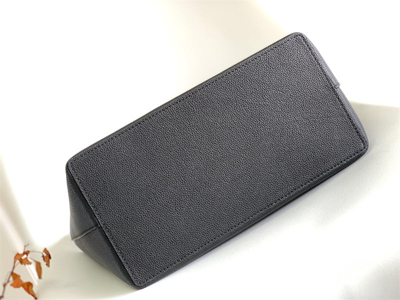 Ziva's Charm handbag – lifestyle view (29cm*14cm*25cm)