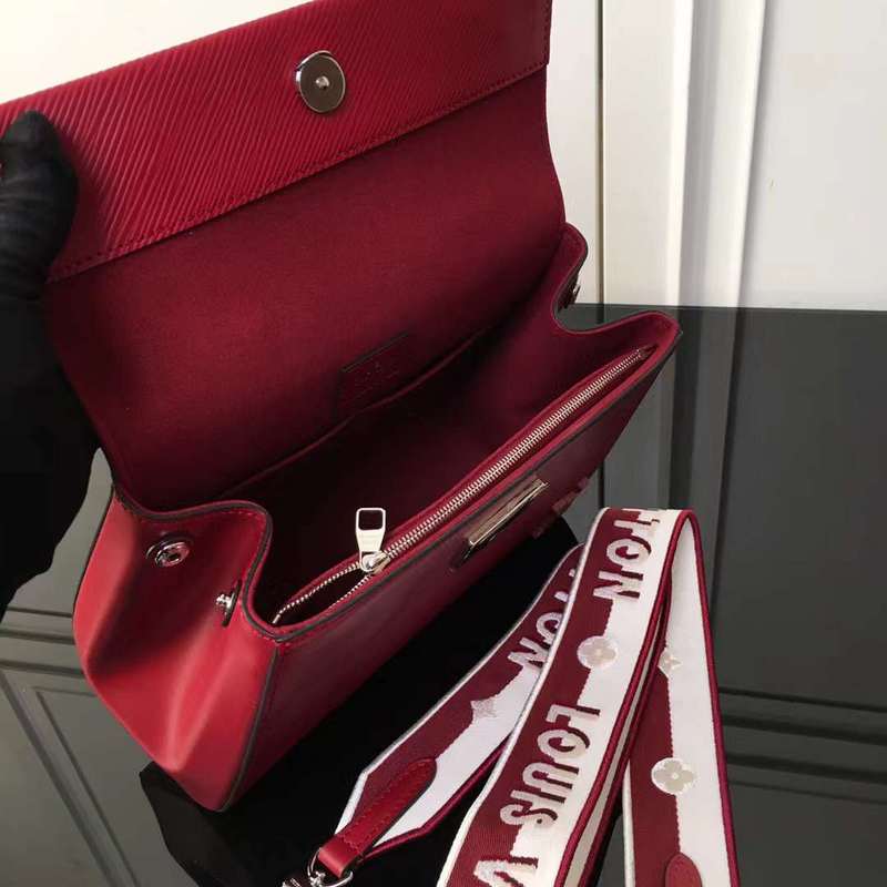 Styled lifestyle shot of elevated chic women's handbag – women's premium purse