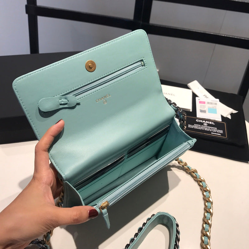 Zivas Charm Versatile Design Fashion Handbag (Considered Detail & Form) – Interior View