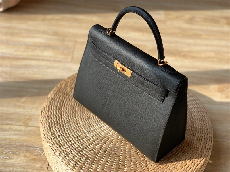  top-handle bag interior and compartment view